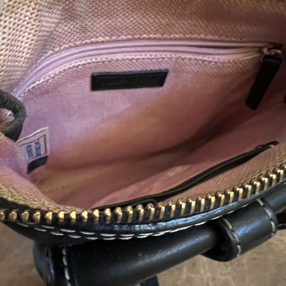 Dooney & Bourke crossbody.  Leather. Black. Silver hardware. - Picture 5 of 6